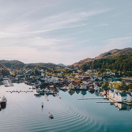 Knutholmen Hotel Kalvag Bagian luar foto