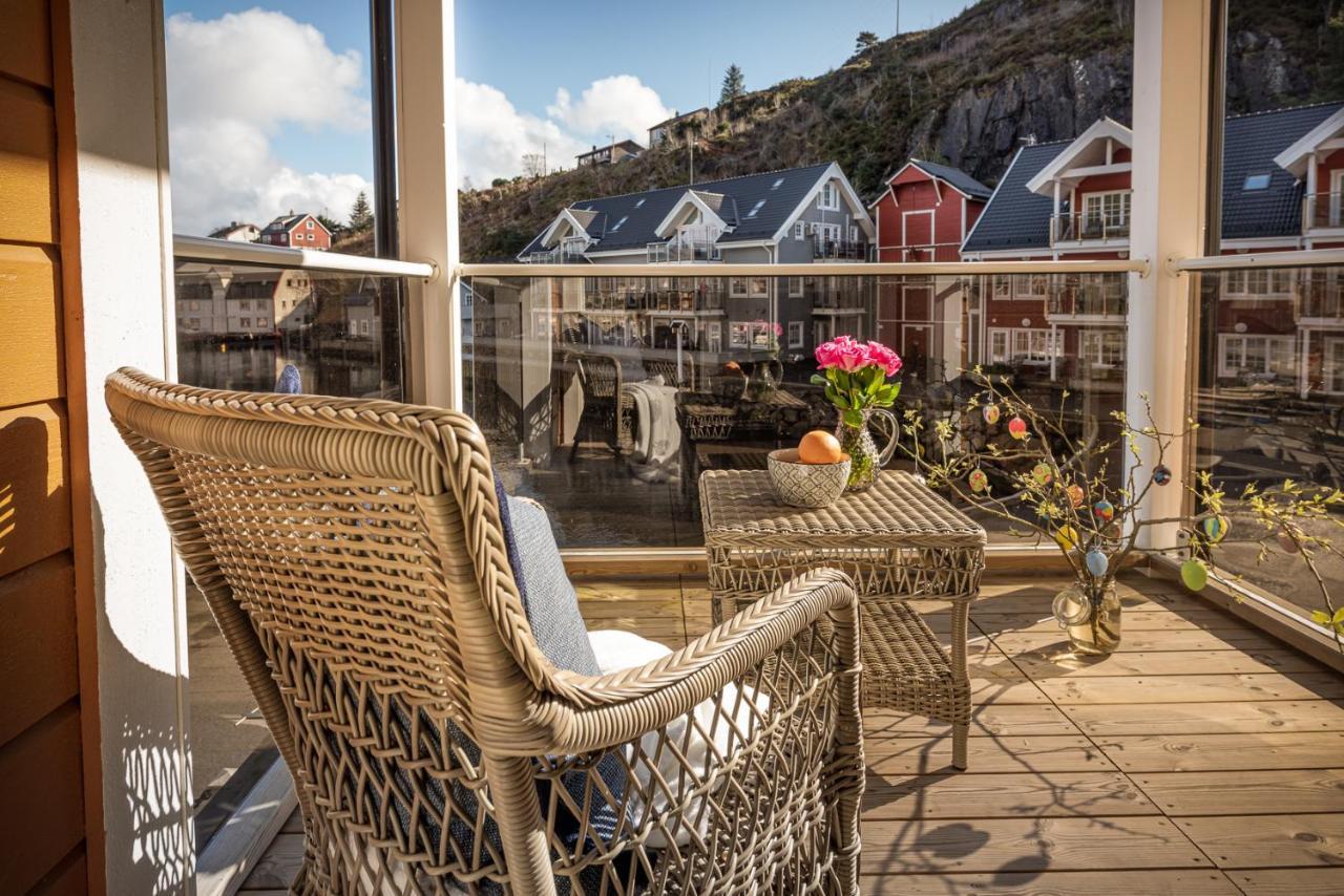 Knutholmen Hotel Kalvag Bagian luar foto