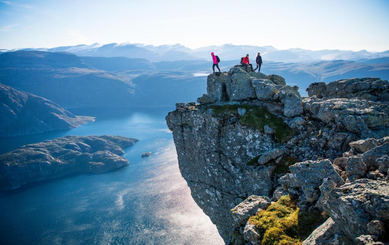 Knutholmen Hotel Kalvag Bagian luar foto