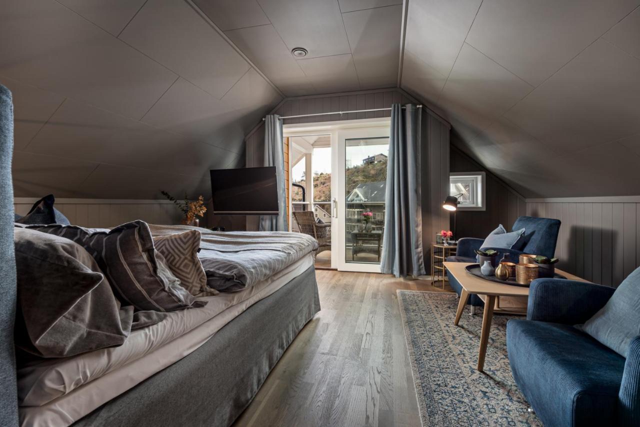 Knutholmen Hotel Kalvag Bagian luar foto