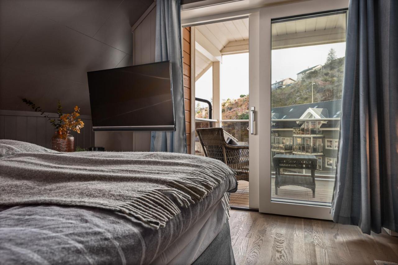 Knutholmen Hotel Kalvag Bagian luar foto