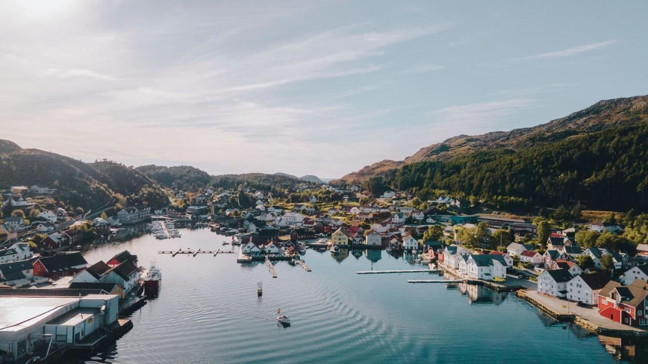 Knutholmen Hotel Kalvag Bagian luar foto