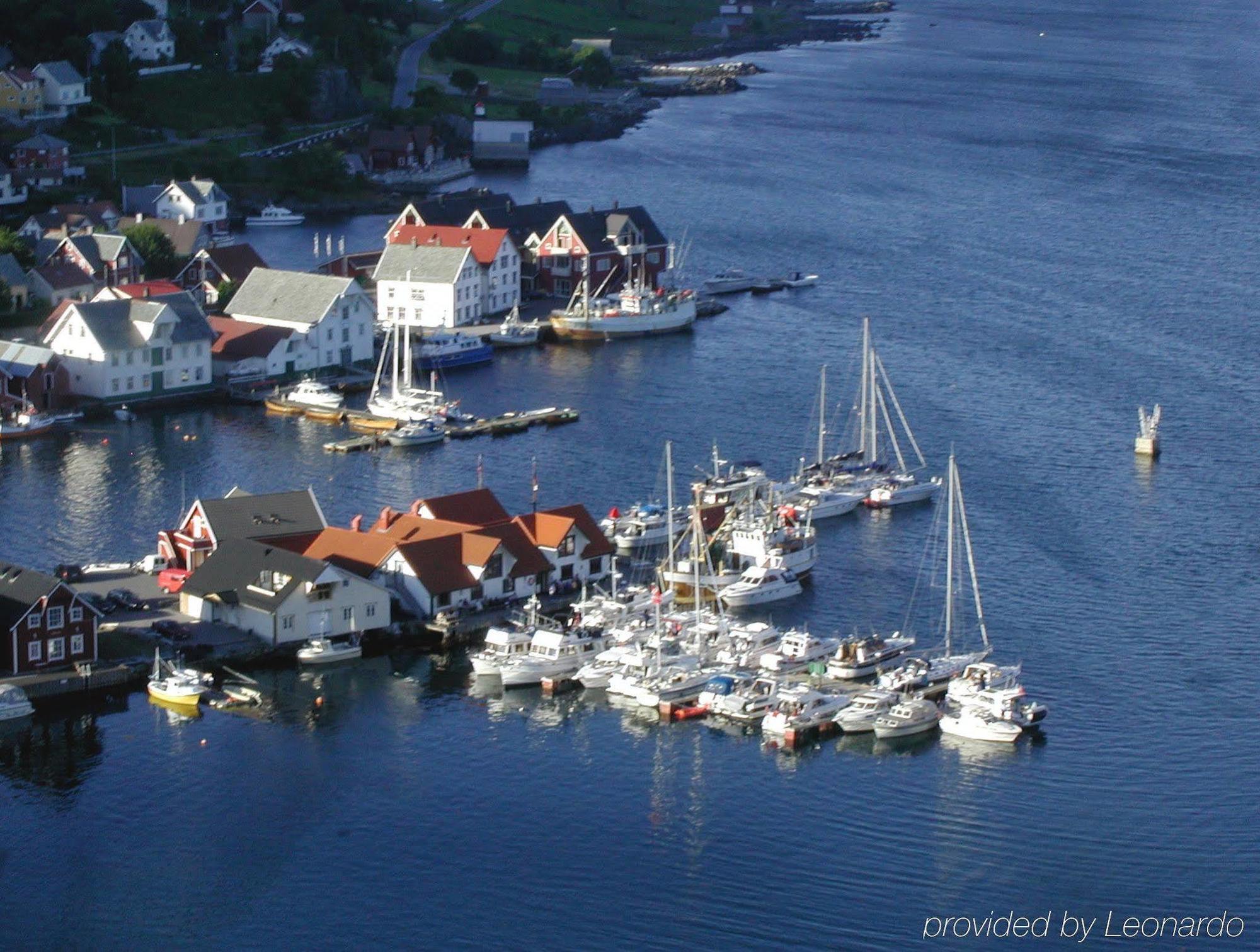 Knutholmen Hotel Kalvag Bagian luar foto